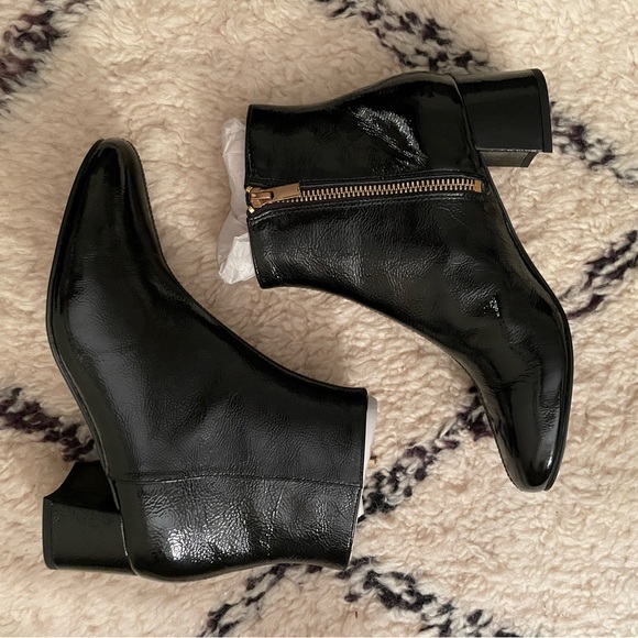 & Other Stories Black Patent Leather Round Toe Block Heel Booties - Picture 2 of 12